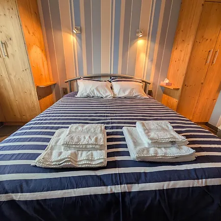 Christina - Familial Avec Parking Prive, Nieuwpoort-bad ניופורט
